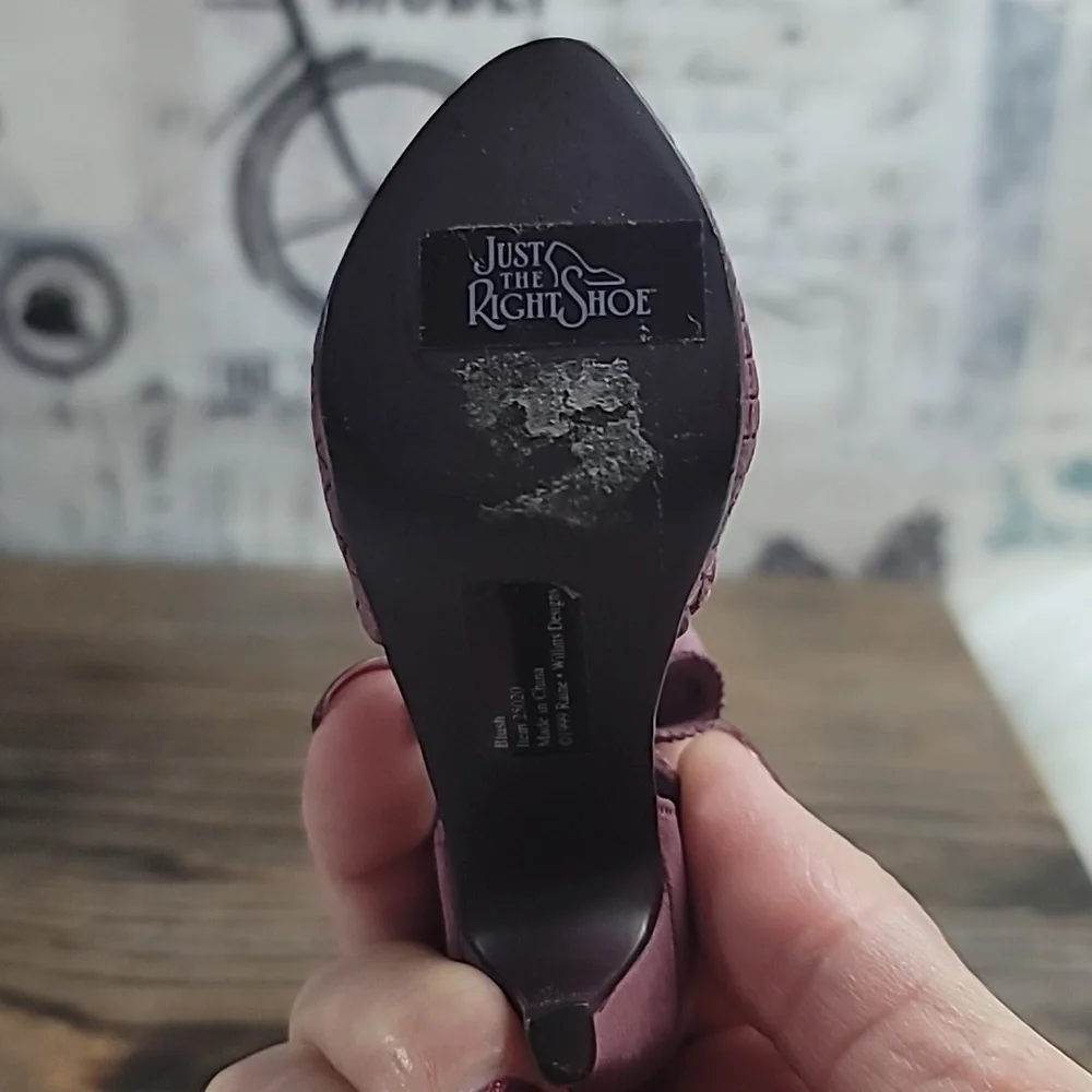 "Blush" Just The Right Shoe #25050 1999 - Picture 5 of 6